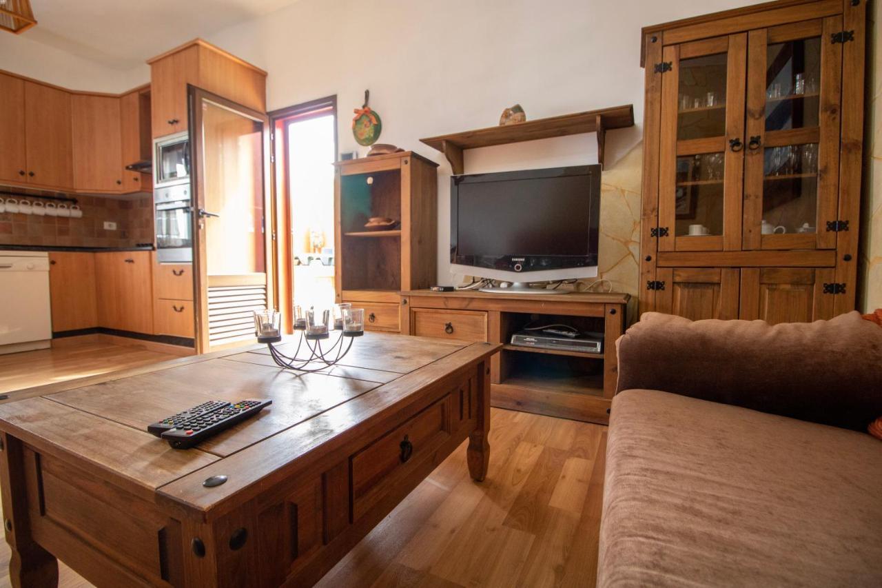Mountain Sea Views & Pool Appartamento