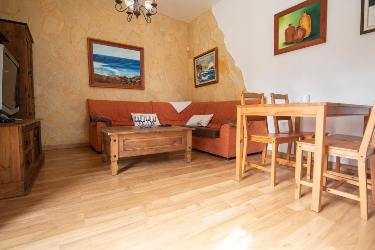 Appartamento Mountain Sea Views & Pool